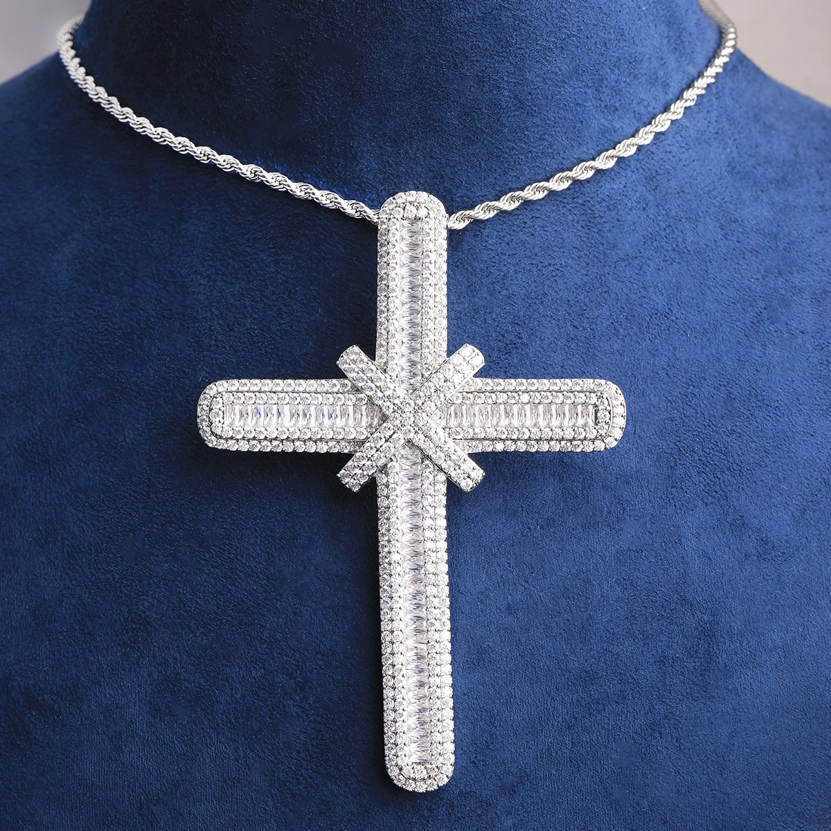 Bubble Letter Iced Out Super Big Cross Necklace Pendant for Men Prong Setting 5A Cubic Zirconia Hip Hop Jewelry