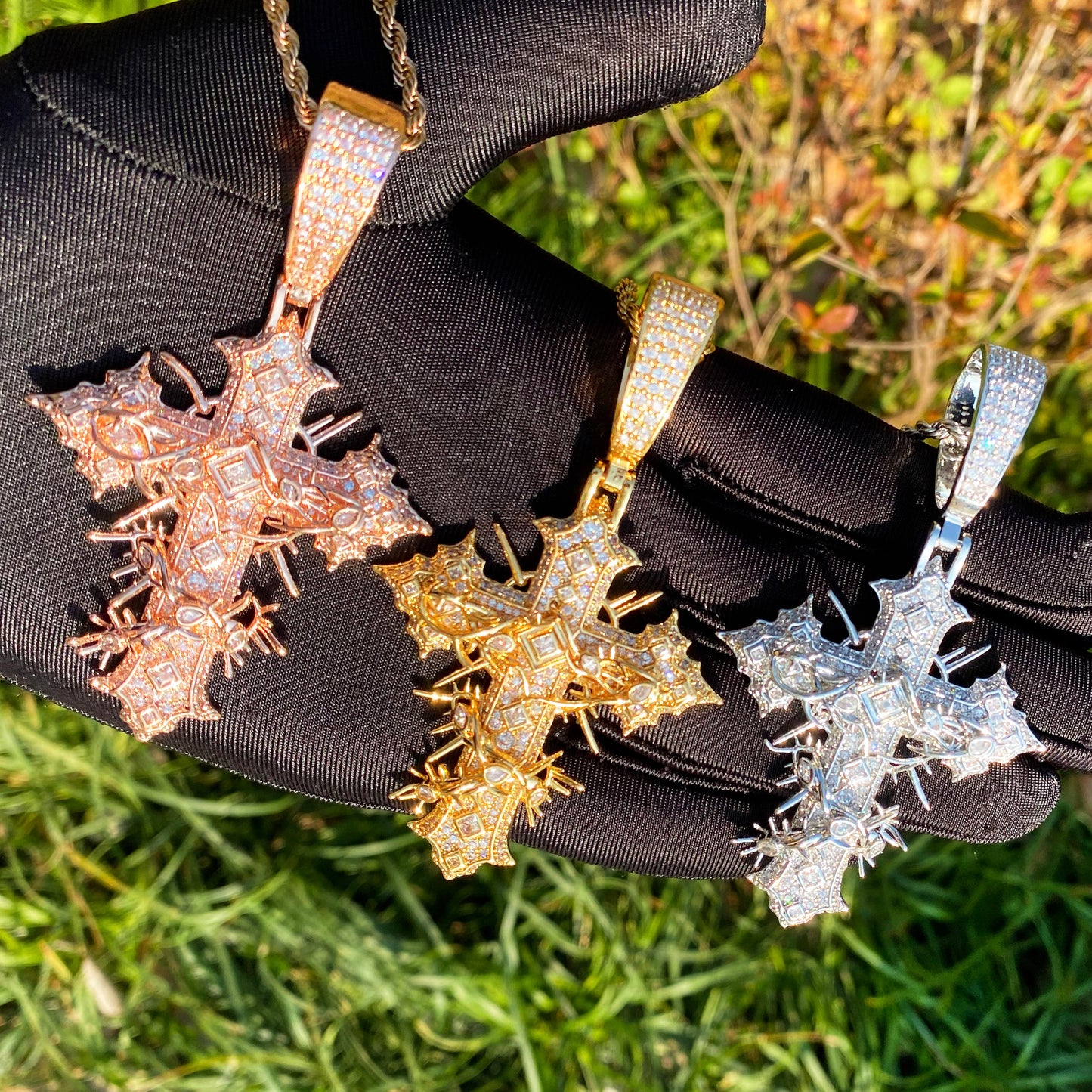 Bubble Letter Iced Out Rattan Cross for Men Prong Setting Real Gold Plated Hip Hop Jewelry