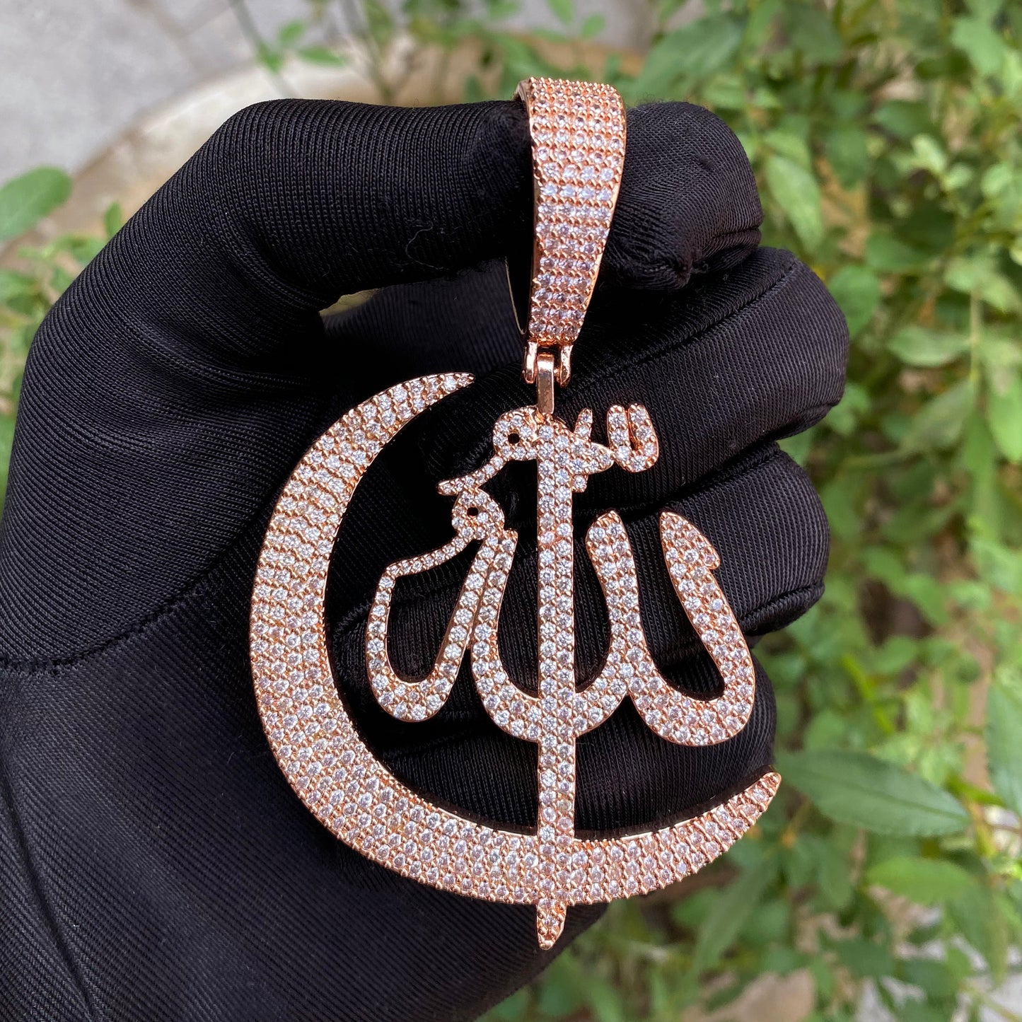 Bubble Letter Iced Out Moon Ahlla Pendant Neckalce for Men Micro Pave Prong Setting Cubic Zirconia Hip Hop Jewelry