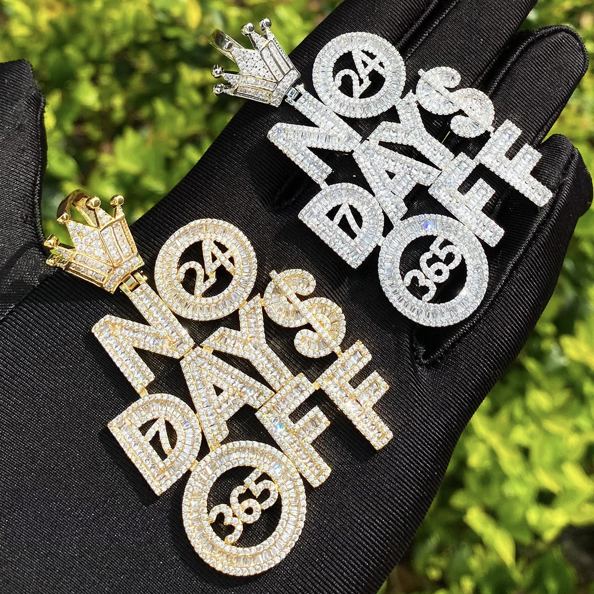 Bubble Letter Iced Out No Days Off Crown Bail Necklace Pendant for Men Prong Setting Real Gold Plated Hip Hop Jewelry