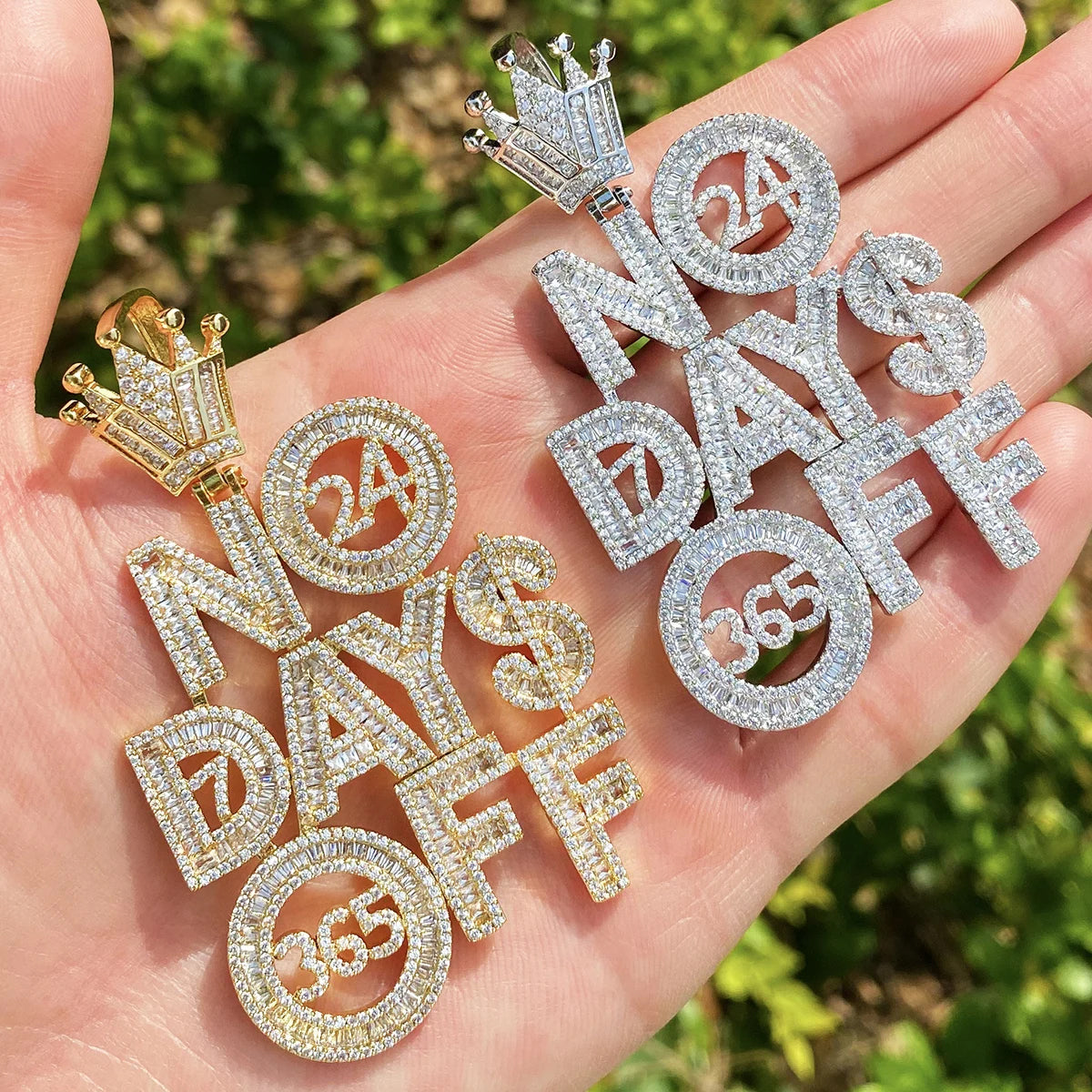 Bubble Letter Iced Out No Days Off Crown Bail Necklace Pendant for Men Prong Setting Real Gold Plated Hip Hop Jewelry