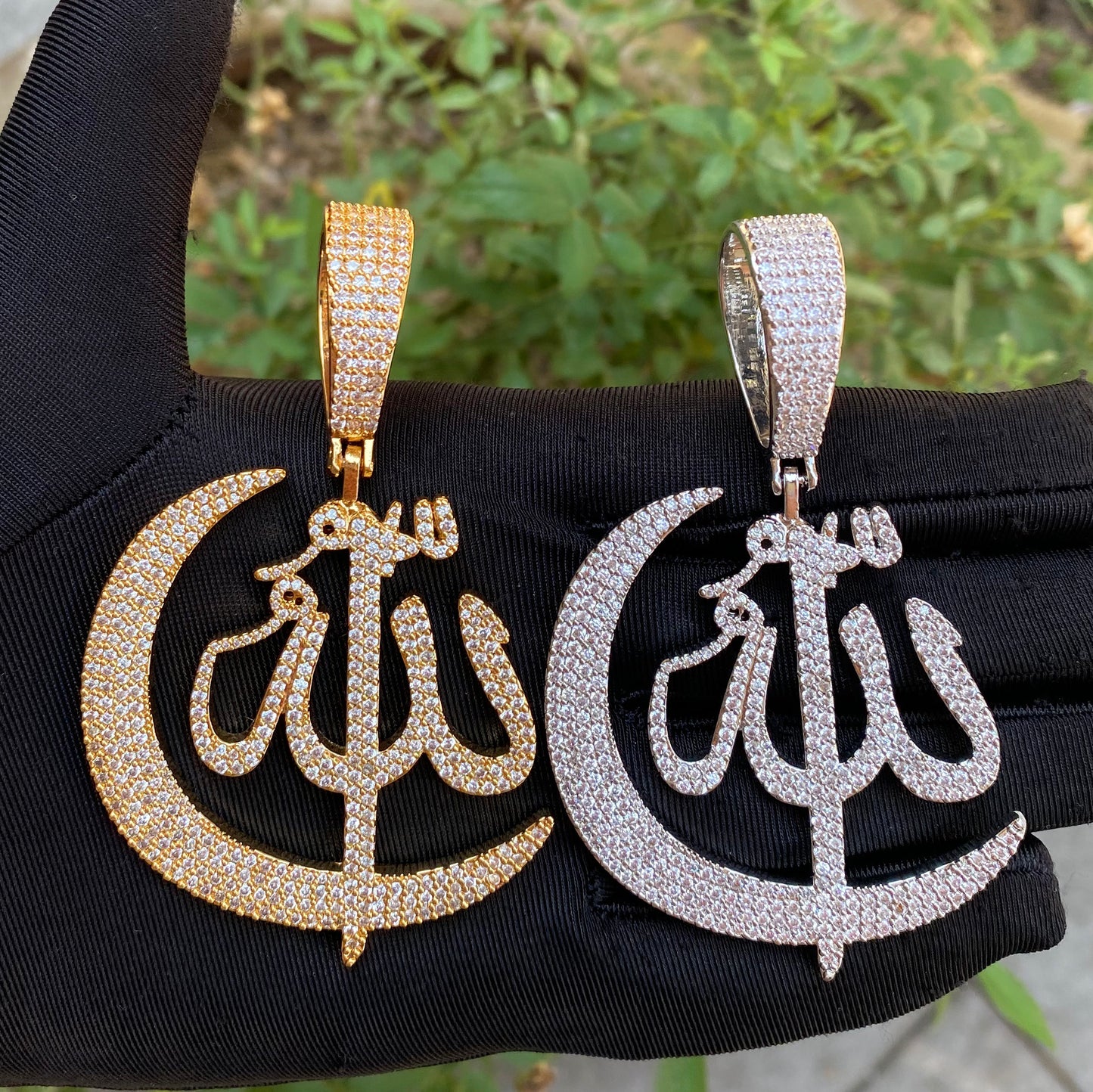 Bubble Letter Iced Out Moon Ahlla Pendant Neckalce for Men Micro Pave Prong Setting Cubic Zirconia Hip Hop Jewelry