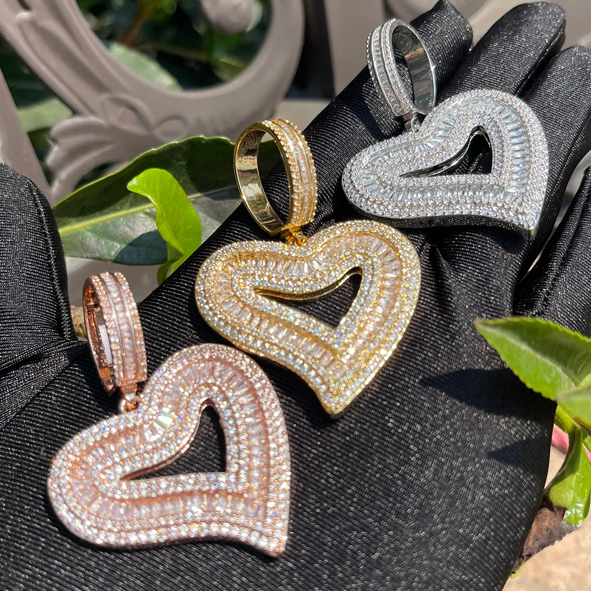 Bubble Letter Baguette Open Love Heart Necklace Pendant for Women Iced Out Charms Glossy Girl Fashion Jewelry