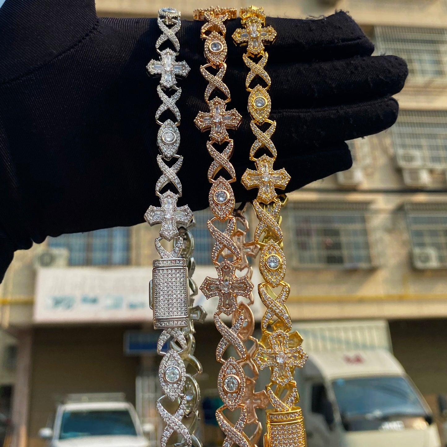 Bule lettebbr Ice Out Cross Eye Infinity Necklace Choker for Women Mirco Pave Cubic Zirconia Cuban Link Chain Hip Hop Jewelry