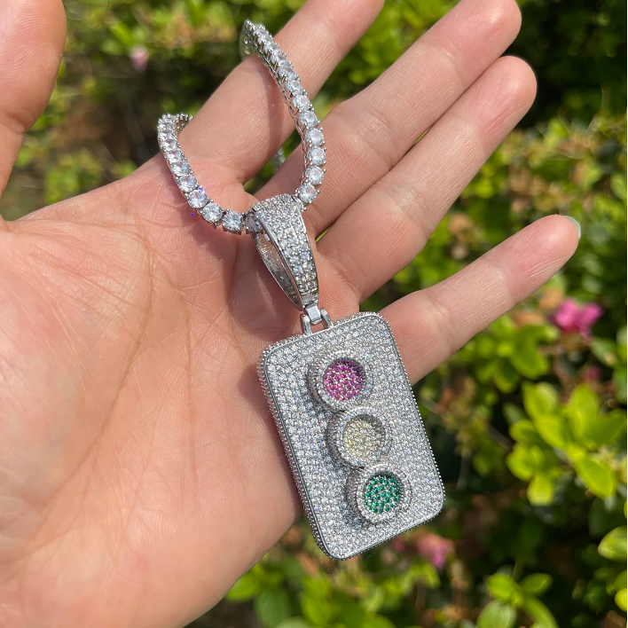Bubble Letter Iced Out Hand Dollar Money Necklace Pendant for Men Prong Setting Real Gold Plated Cubic Zirconia Hip Hop Jewelry