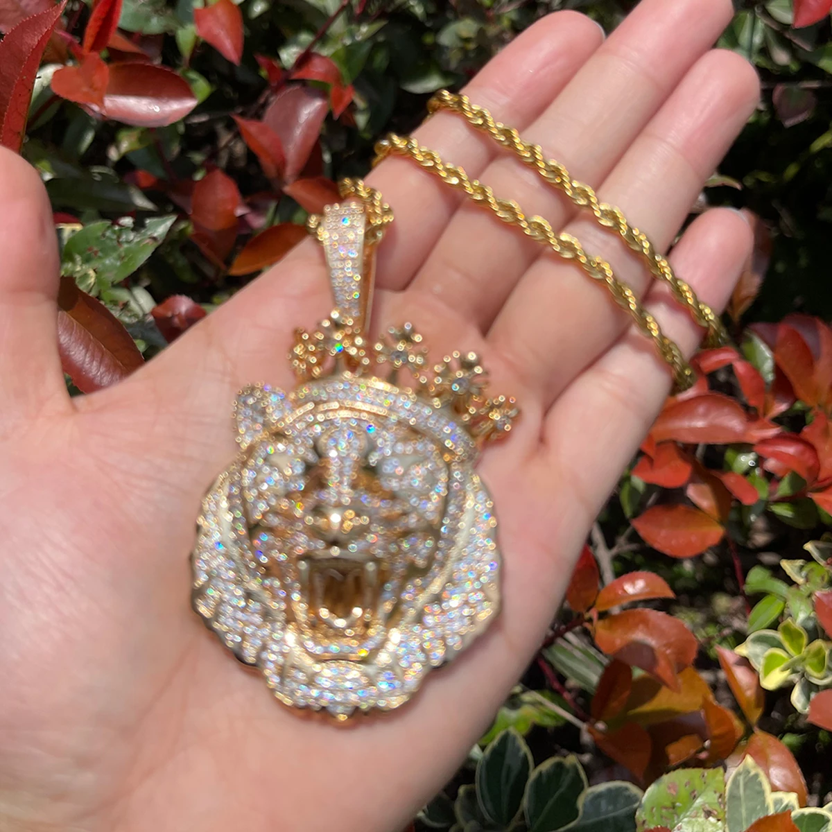 Bubble Letter Lion Crown Necklace for Men Iced Out Prong Setting Pendant Chain Double Color Hip Hop Jewelry