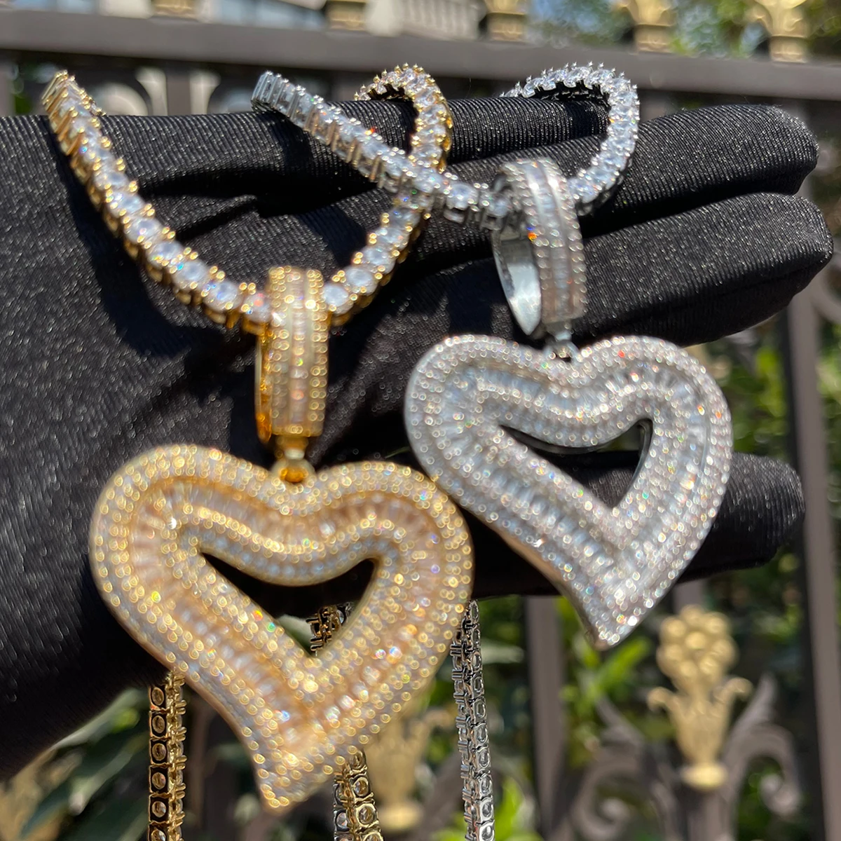Bubble Letter Baguette Open Love Heart Necklace Pendant for Women Iced Out Charms Glossy Girl Fashion Jewelry