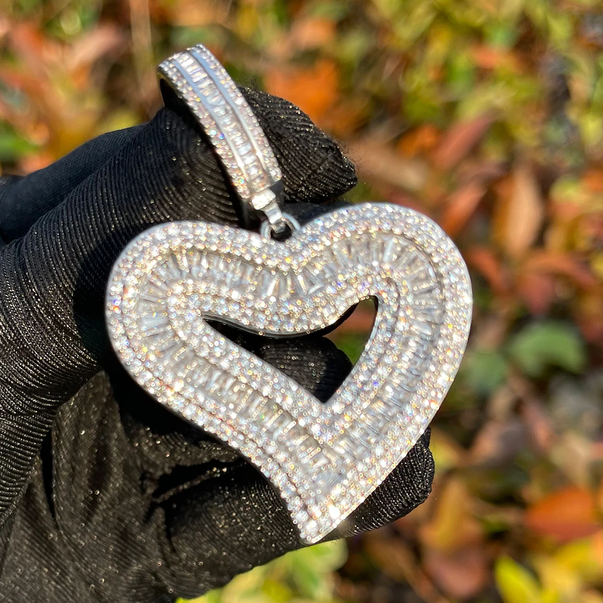 Bubble Letter Baguette Open Love Heart Necklace Pendant for Women Iced Out Charms Glossy Girl Fashion Jewelry