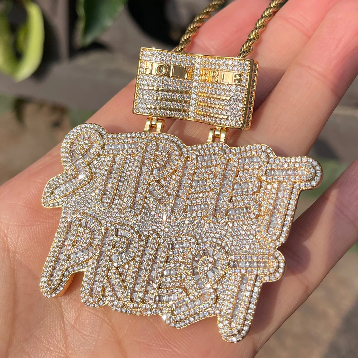 Bubble Letter Iced Out Street Priest Pendant Necklace Prong Setting Cubic Zirconia Real Gold Plated Hip Hop Fashion Jewelry