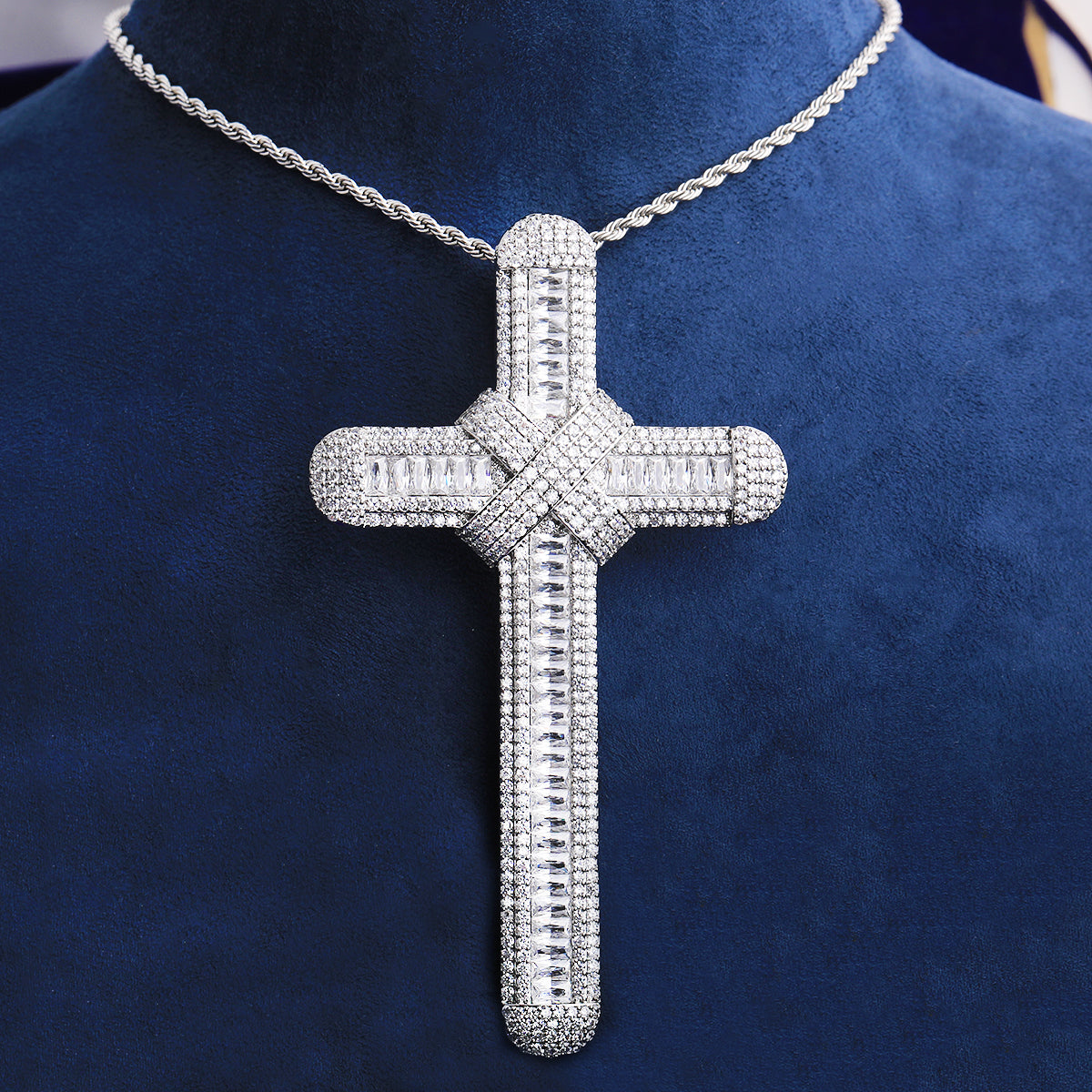 Bubble Letter Iced Out Super Cross Necklace Pendant for Men 5A Cubic Zirconia Gold Plated Hip Hop Jewelry