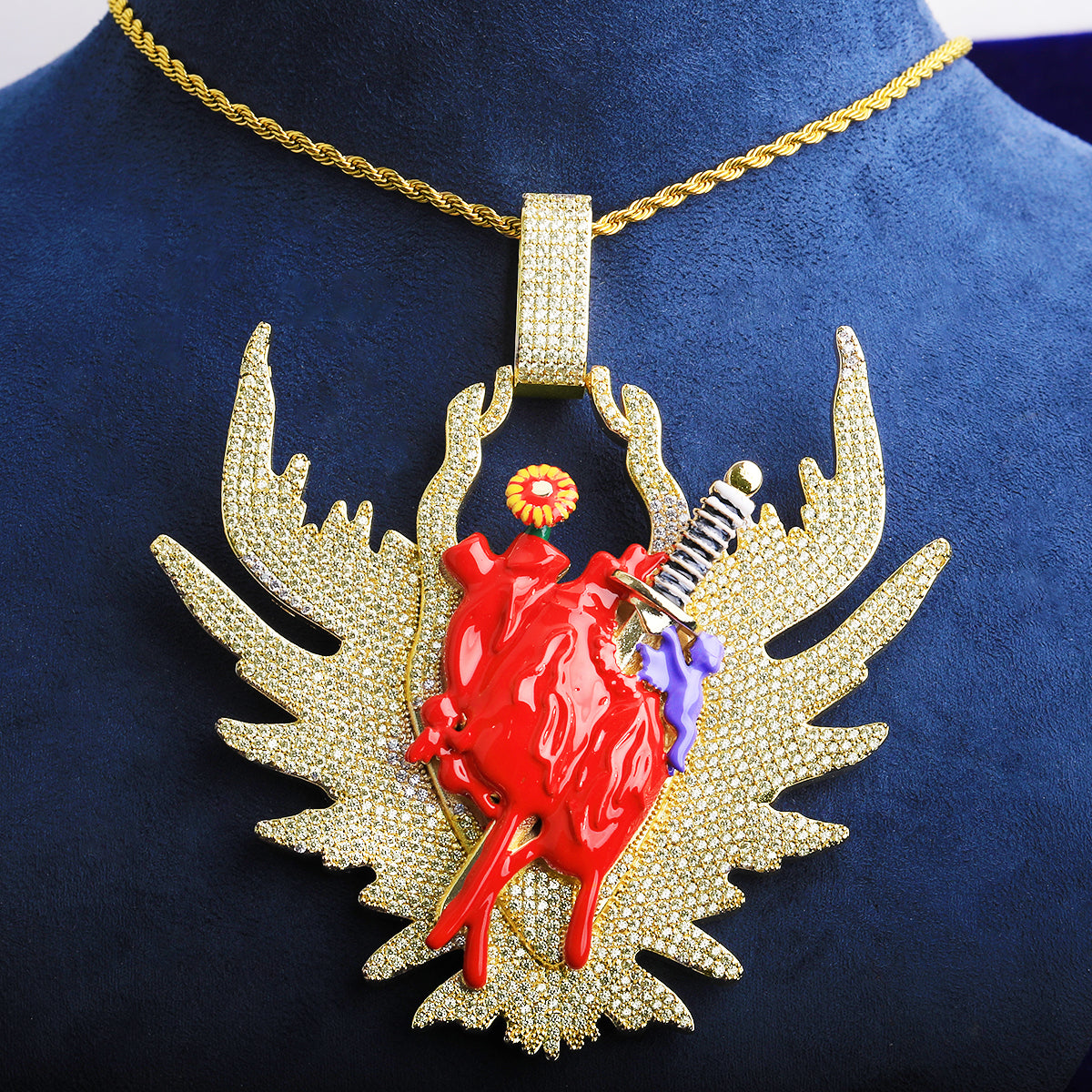 Bubble Letter Iced Out Blood Organ Arrow Wing Necklace Pendant Colgante Rompecorazones Oro Blanco Hip Hop Jewelry