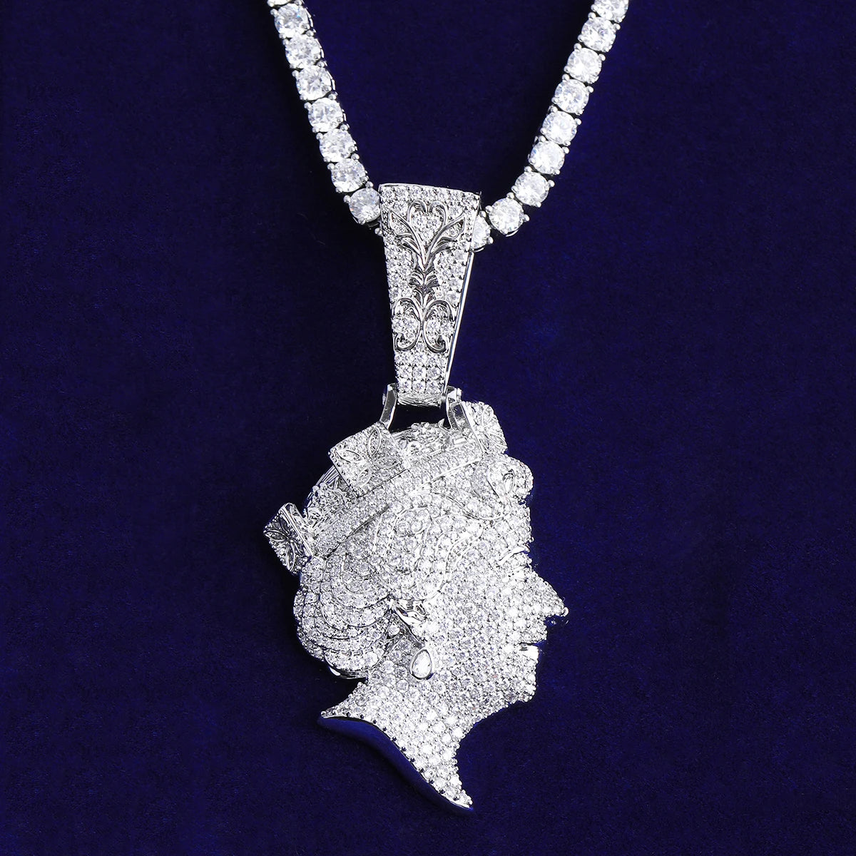 Bubble Letter Iced Out Queen Head Necklace Pendant for Men Real Gold Plated 5A Cubic Zirconia Hip Hop Jewelry