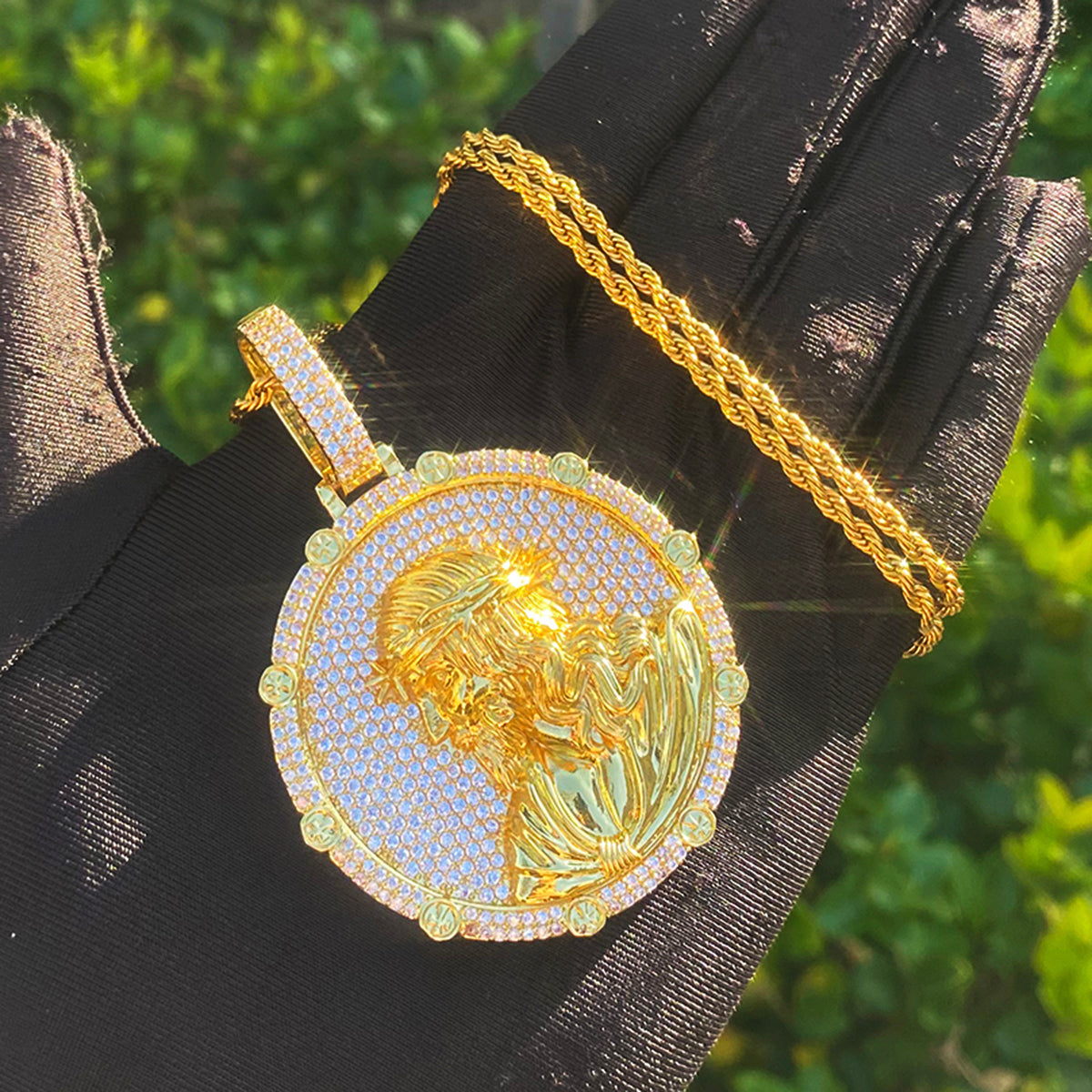 Bubble Letter Iced Out Disc Jesus Necklace Pendant for Men Real Gold Plated Hip Hop Jewelry