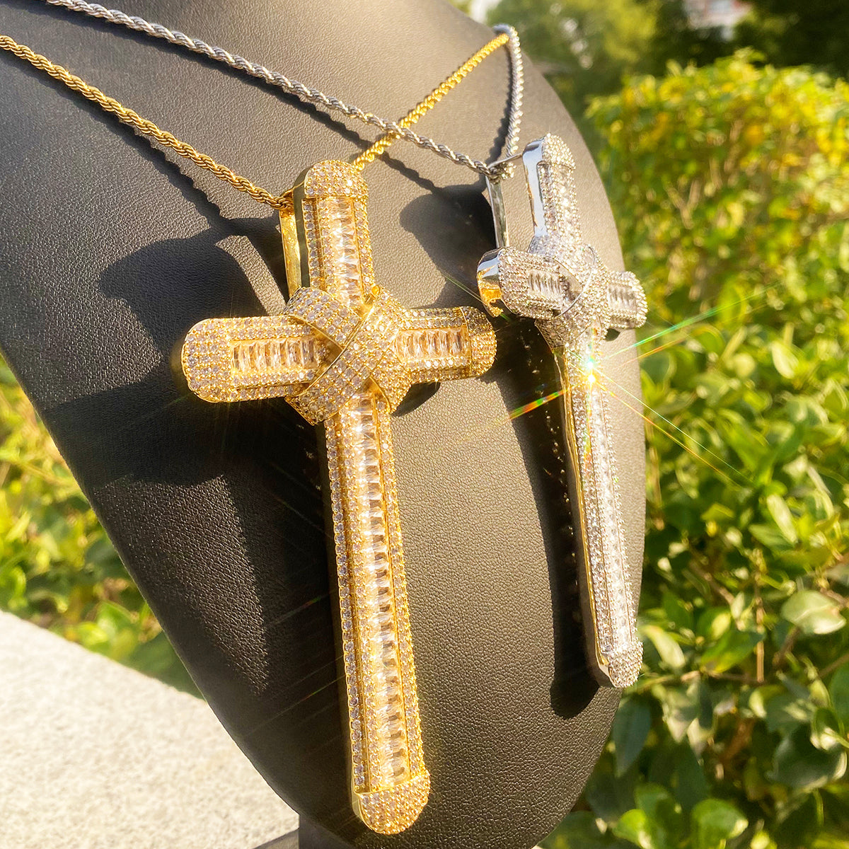 Bubble Letter Iced Out Super Cross Necklace Pendant for Men 5A Cubic Zirconia Gold Plated Hip Hop Jewelry