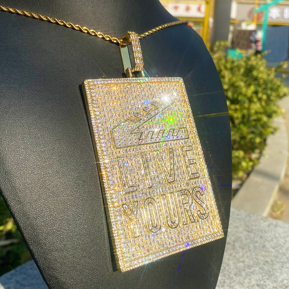 Bubble Letter Iced Out Big Live Yours Tag Necklace Pendant for Men 5A Cubic Zirconia Gold Plated Hip Hop Jewelry