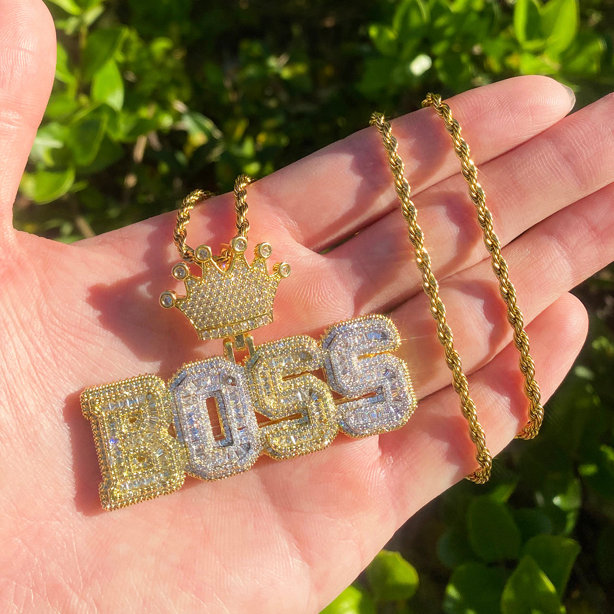 Bubble Letter Iced Out Boss Crown Bail Necklace Pendant for Men 5A Cubic Zirconia Prong Setting Hip Hop Jewelry