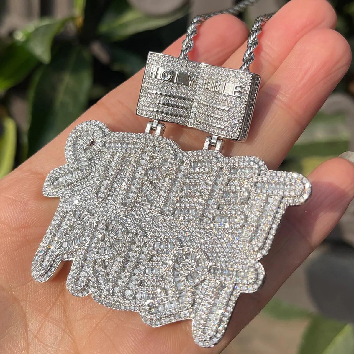 Bubble Letter Iced Out Street Priest Pendant Necklace Prong Setting Cubic Zirconia Real Gold Plated Hip Hop Fashion Jewelry